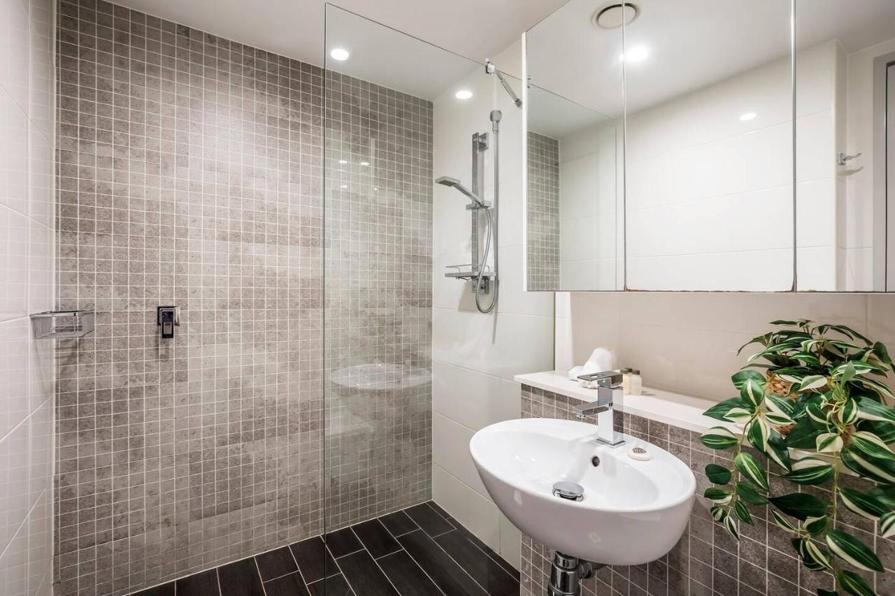 'the Patio' Live Like A Local In Spacious Comfort Appartamento